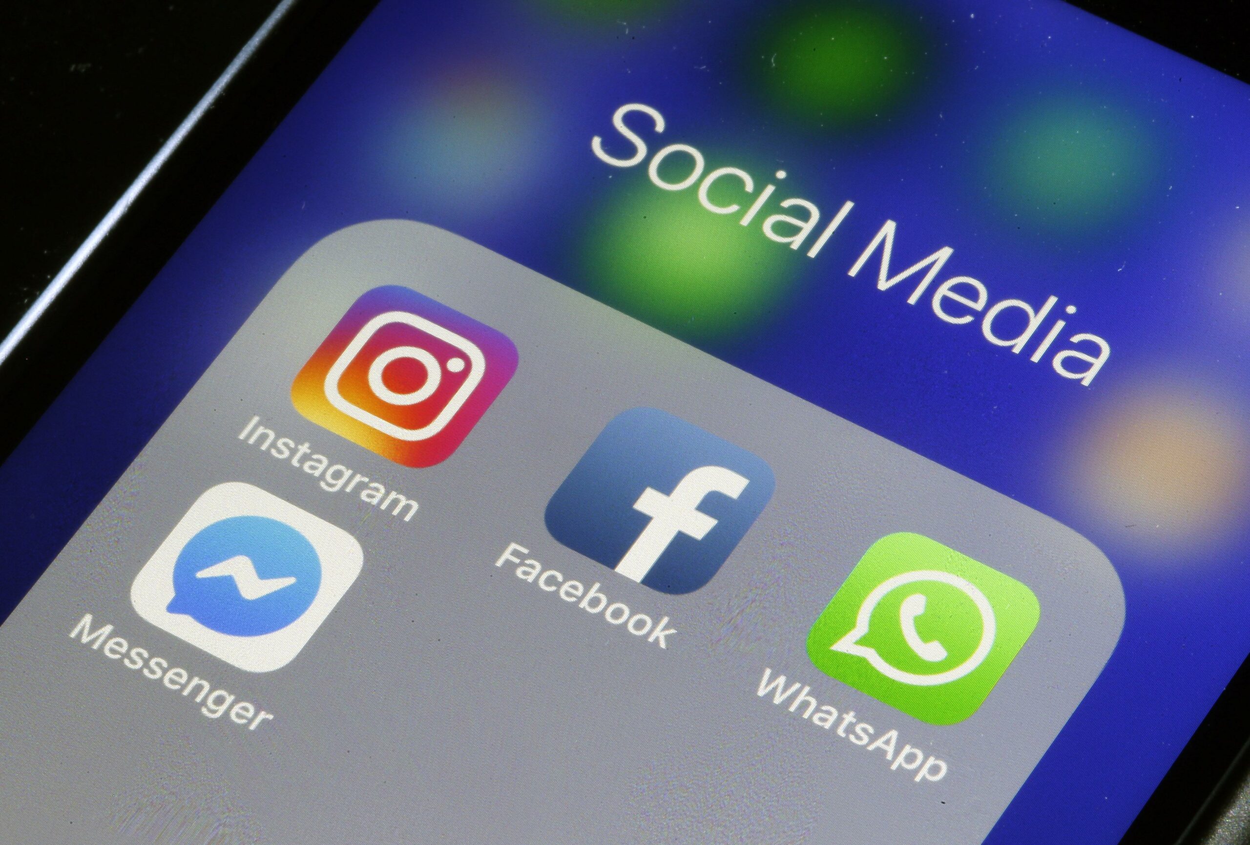 Apa Penyebab Sosial Media Whatsapp, Instagram, Facebook Down ?