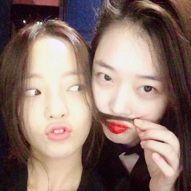 Goo Hara Meninggal Dunia, Inilah 10 Foto Kedekatannya Bersama Mendiang Sulli