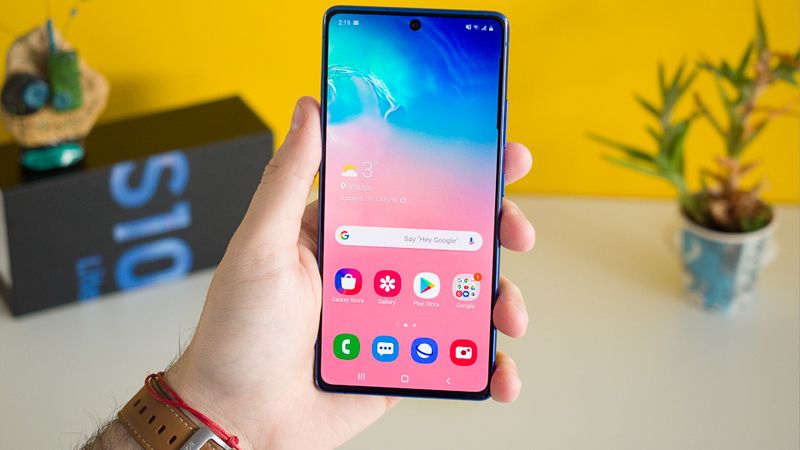 5 Smartphone Terbaru Samsung 2020 Yang Memiliki Tampilan Display Infinity-O