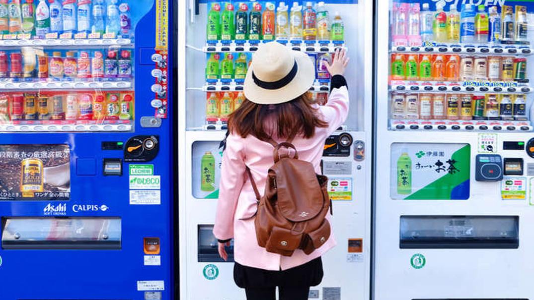 5 'Produk' Aneh yang Bisa Kamu Beli Pada Vending Machine di Jepang