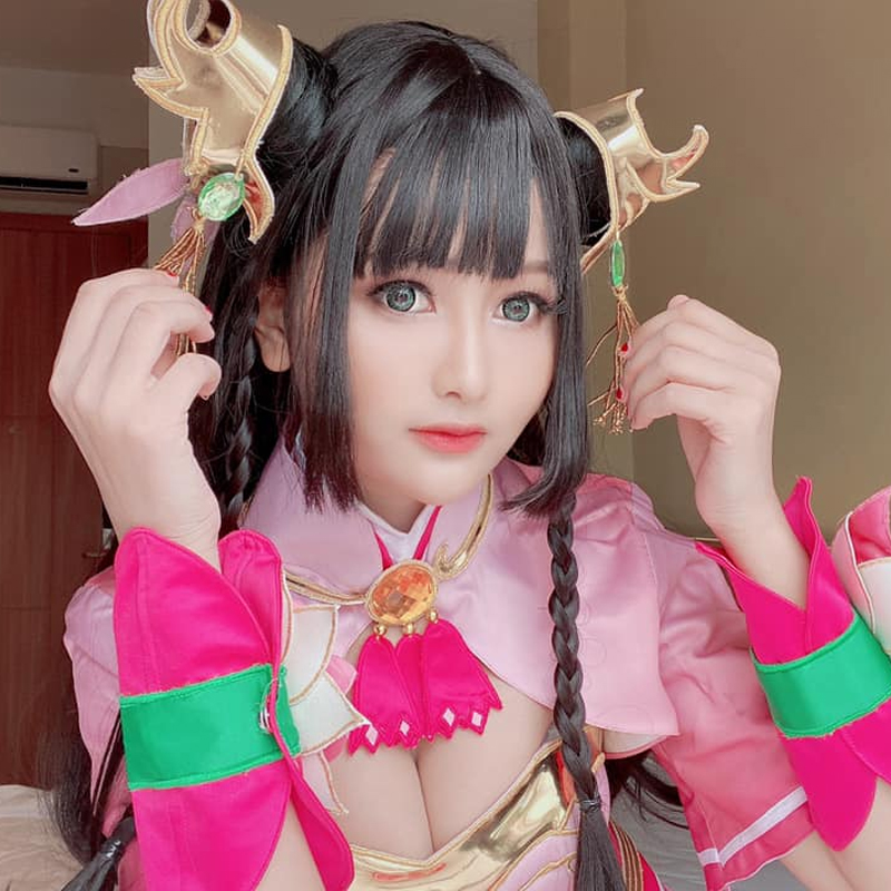 Potret 7 Gadis Cosplayer Indonesia yang Menawan nan Seksi