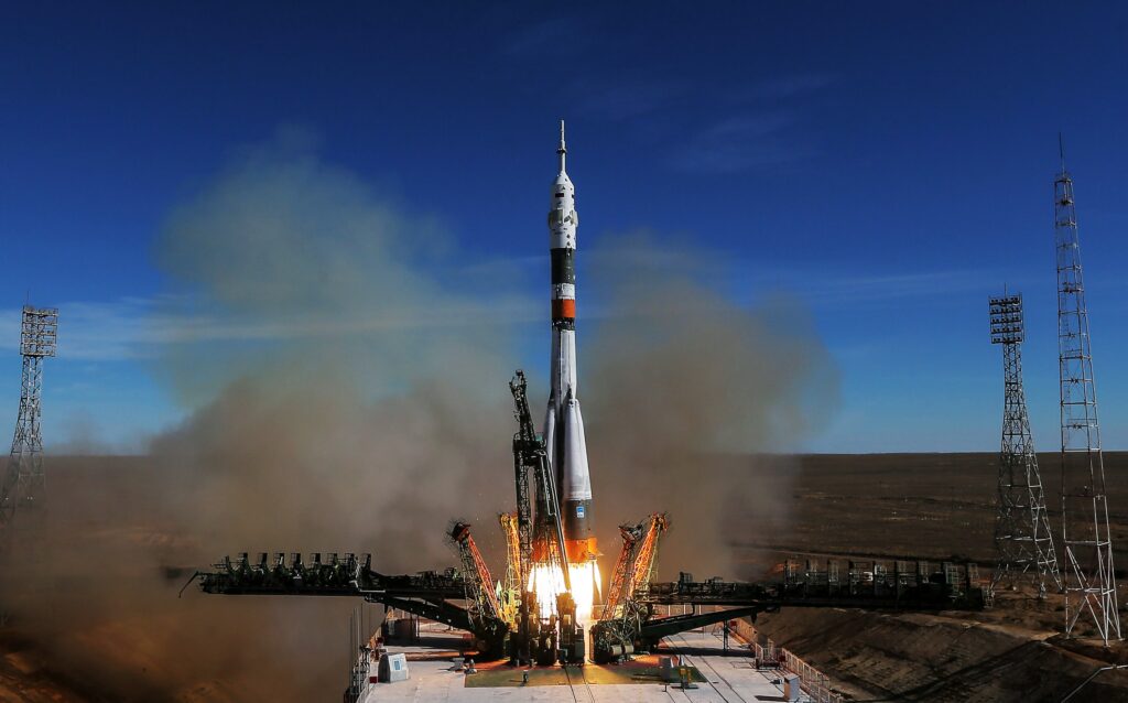 Soyuz Cara Uni Soviet Memperkenalkan Ruang Angkasa kepada 