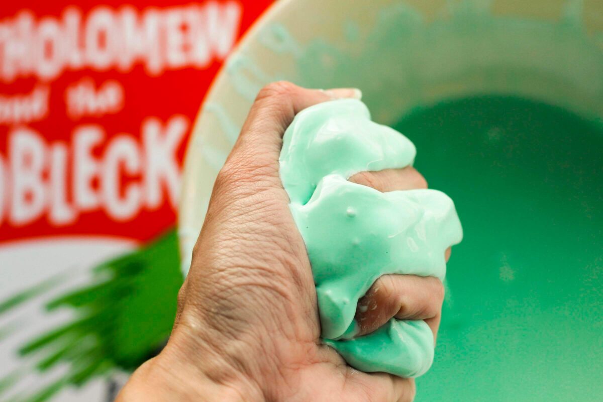 Cair Sekaligus Padat? Inilah Oobleck