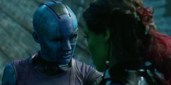 Nebula dan Gamora berbincang mengenai lokasi Soul Stone di film Guardian Of Galaxy Vol. 2