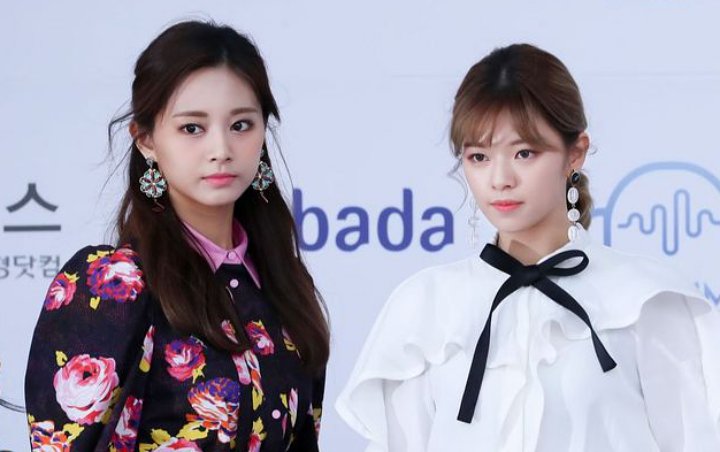 Potret Yoo Jeongyeon dan Chou Tzuyu TWICE. 