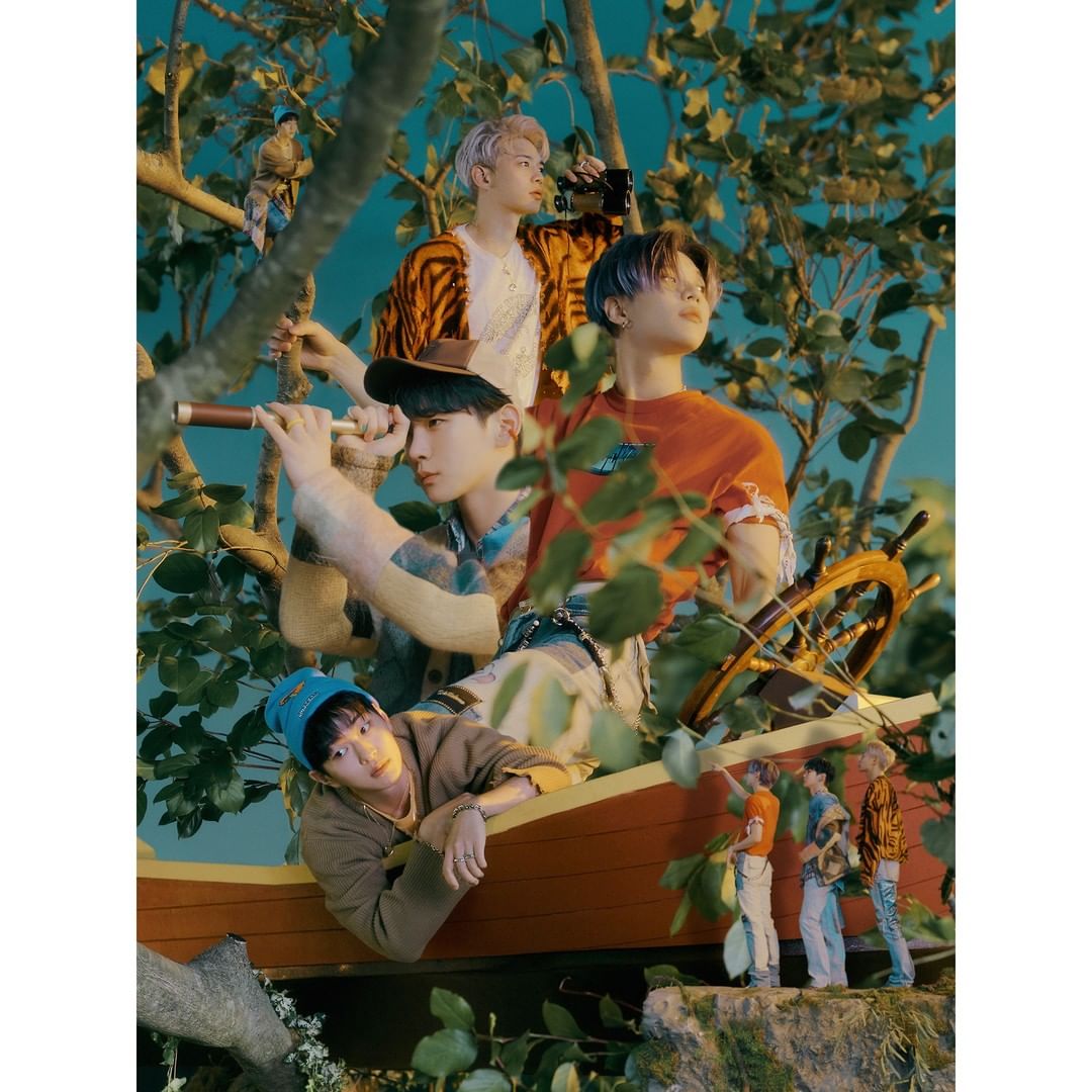 Teaser photobook album Atlantis. sumber: instagram.com/shinee