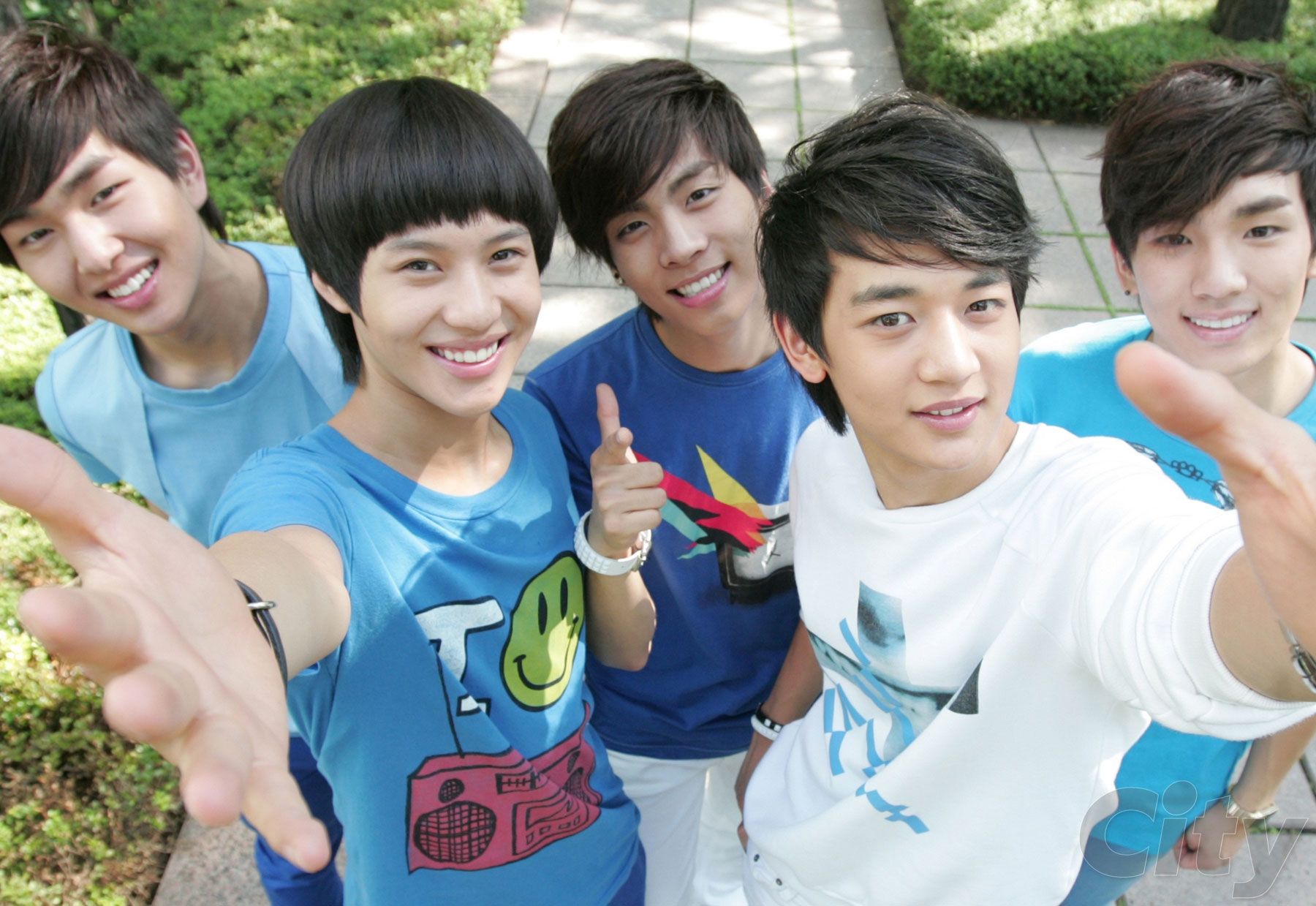 SHINee di tahun 2008. Sumber: id.pinterest.com