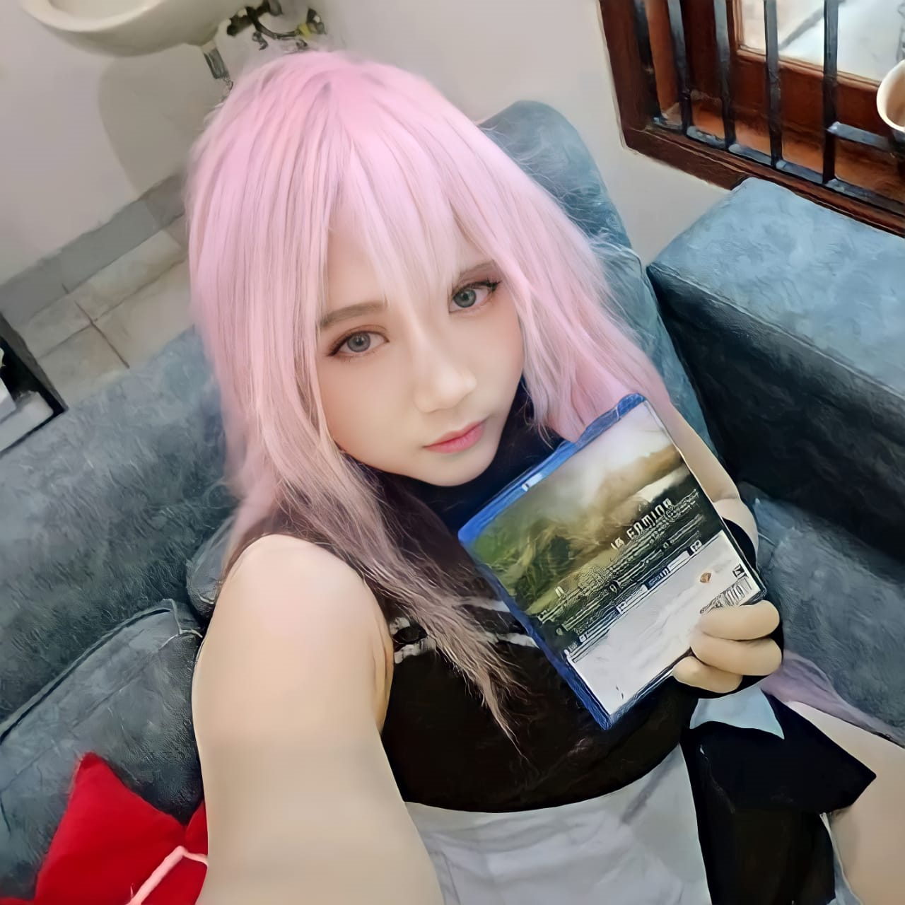 Cosplay jadi Megurine Luka