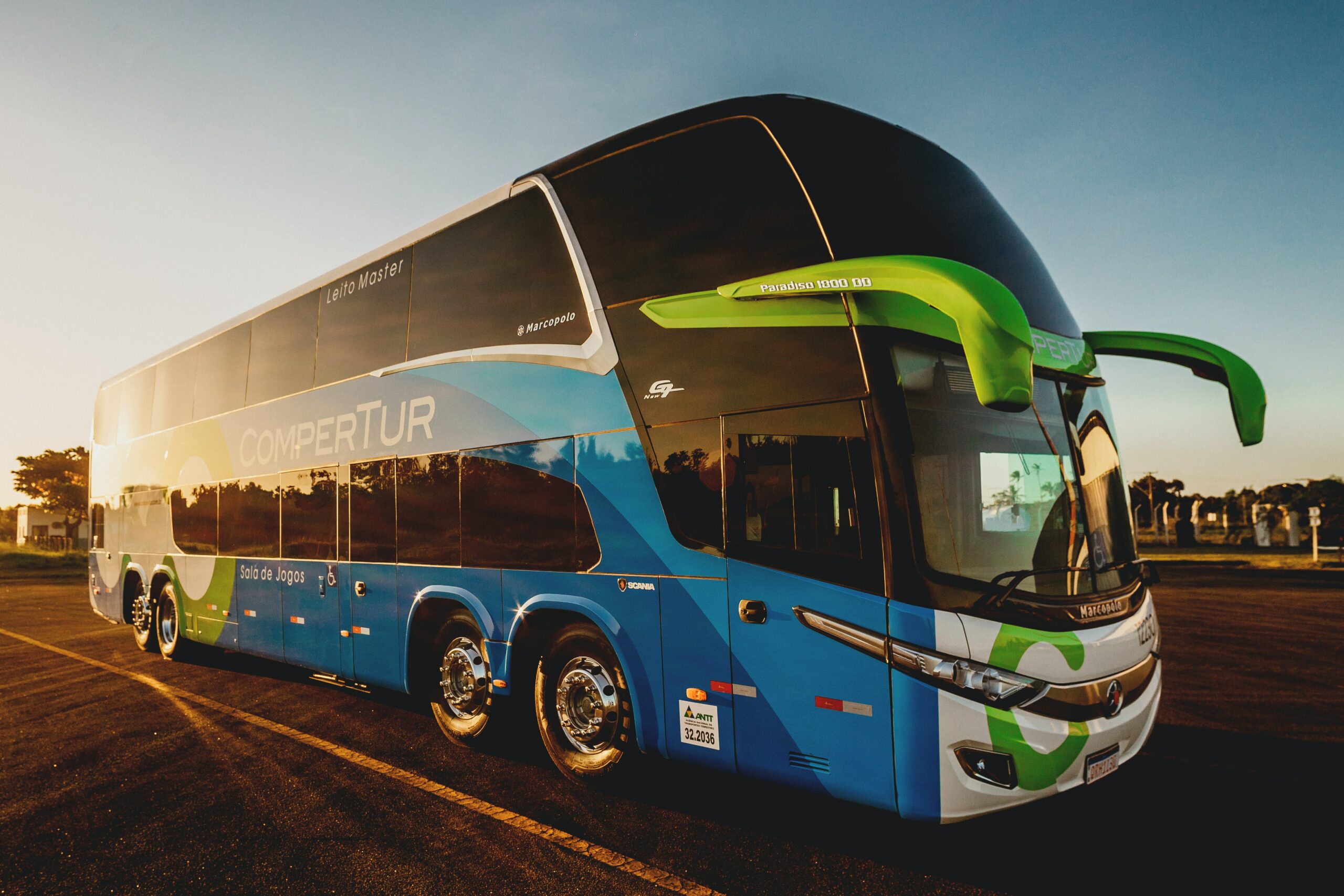 Mengenal Bus Double Decker Atau Bus Tingkat dan Kelebihannya