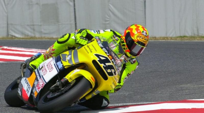 Rossi bersama tim Nastro Azzuro pada tahun 2001