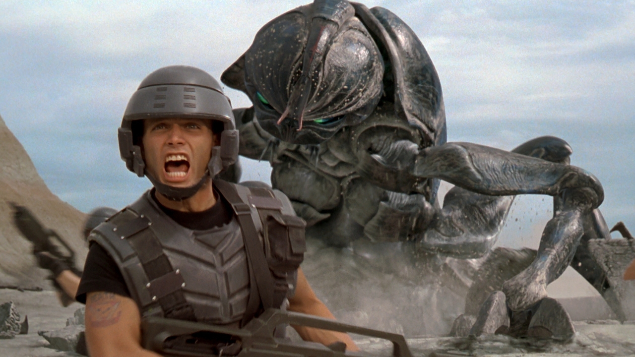 Tangkapan Layar Film Starship Troopers (1995)Sumber: MUBI