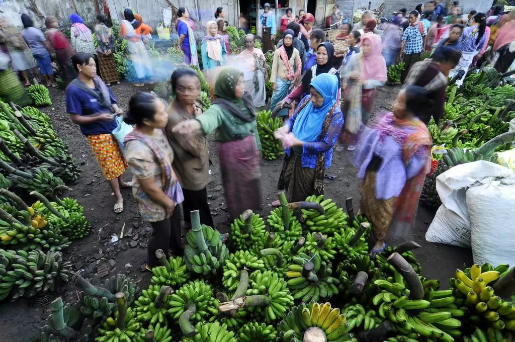 Pasar Tradisional Surowono di Lereng Merapi Klaten