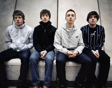 5 Alasan Kenapa Arctic Monkeys Harus Menjadi Favorit Anda