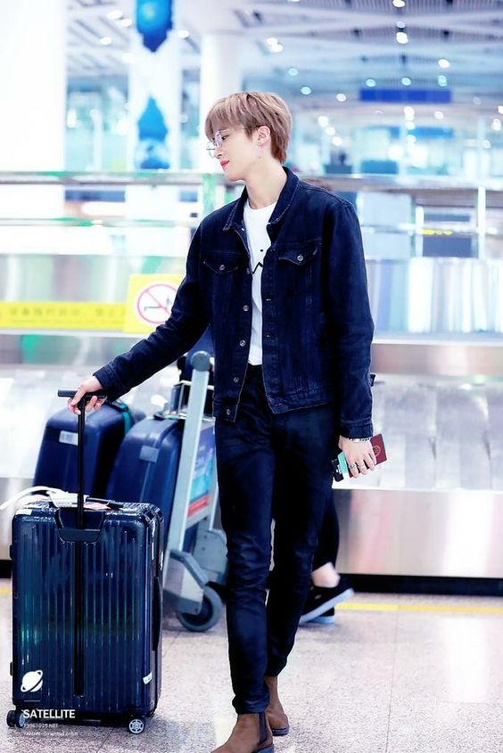 10 Ide Airport Fashion ala Yanan Pentagon, Simple dan Super Kece!