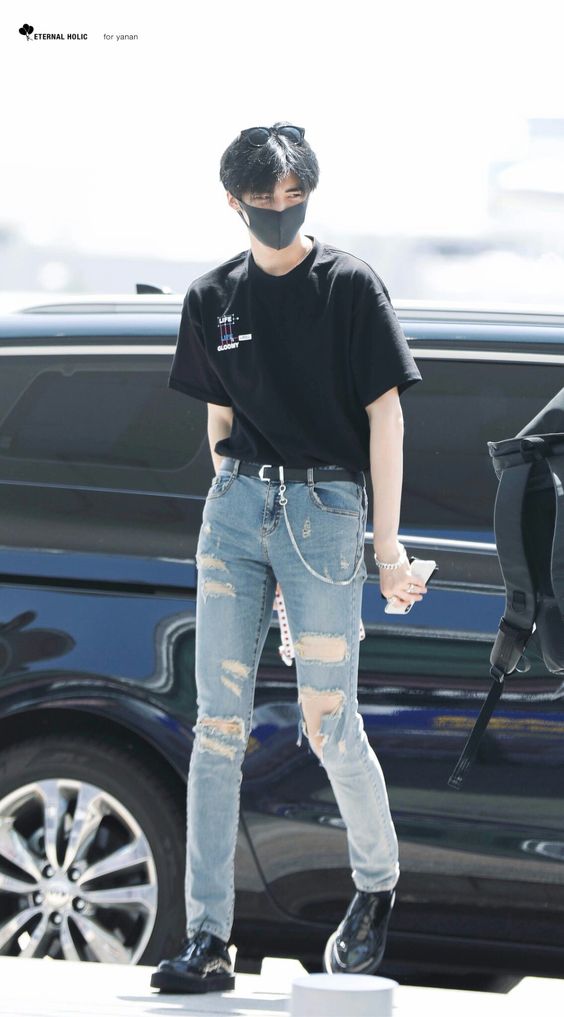 10 Ide Airport Fashion ala Yanan Pentagon, Simple dan Super Kece!