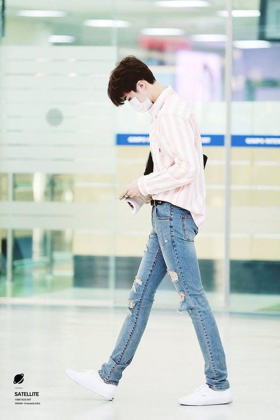 10 Ide Airport Fashion ala Yanan Pentagon, Simple dan Super Kece!