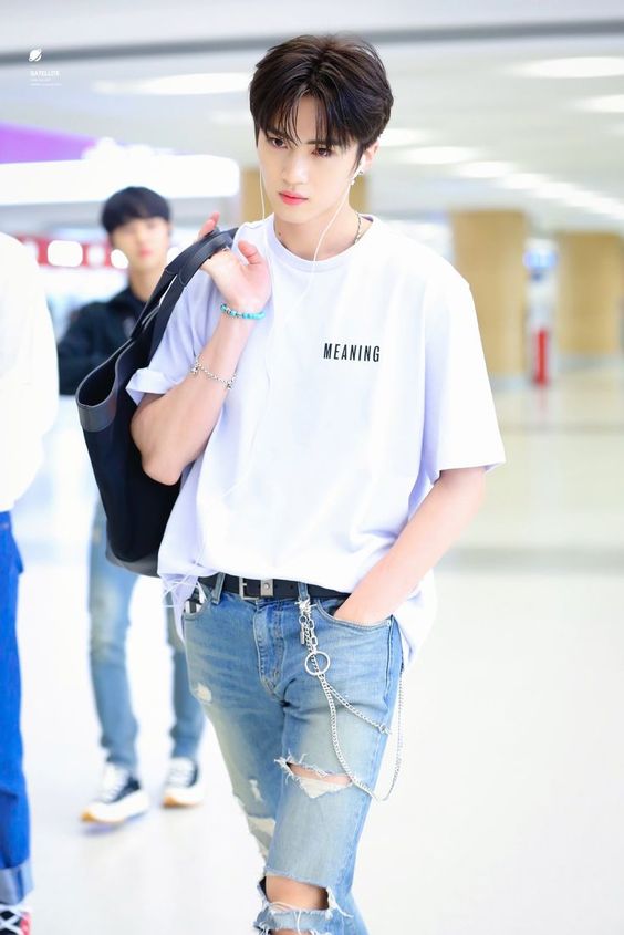 10 Ide Airport Fashion ala Yanan Pentagon, Simple dan Super Kece!