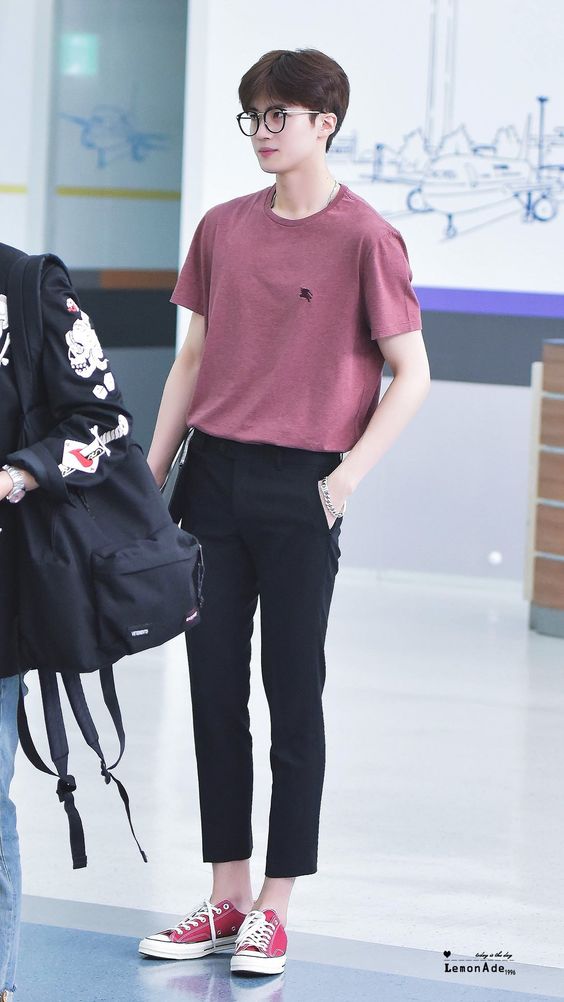 10 Ide Airport Fashion ala Yanan Pentagon, Simple dan Super Kece!