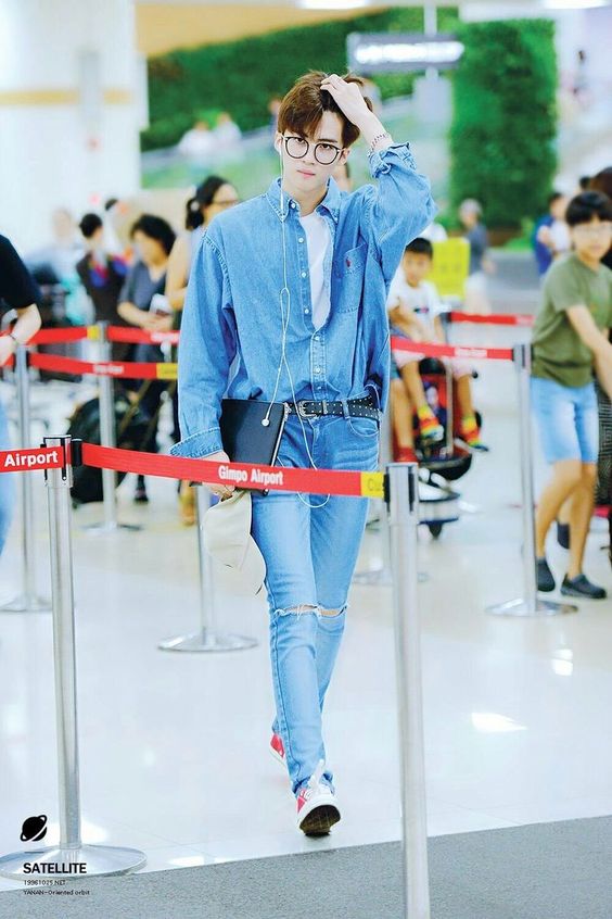 10 Ide Airport Fashion ala Yanan Pentagon, Simple dan Super Kece!