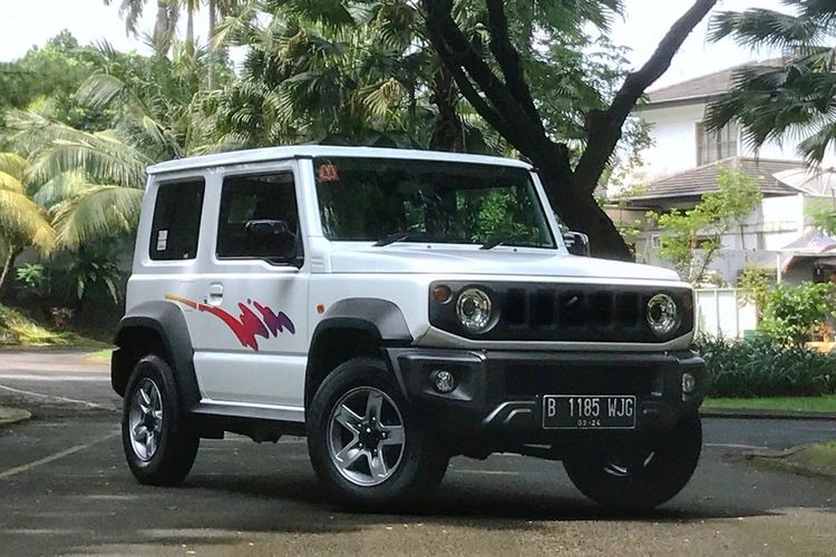 Beberapa Modifikasi Jeep Jimny Lawas Mirip Rubicon