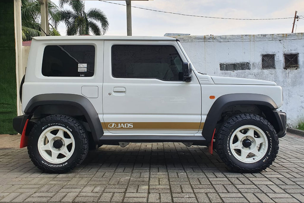 Beberapa Modifikasi Jeep Jimny Lawas Mirip Rubicon