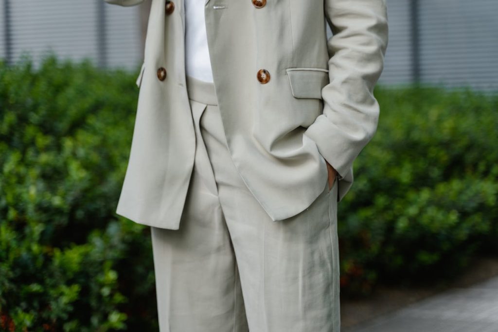 Tips Tampil Eksklusif dengan Celana Formal