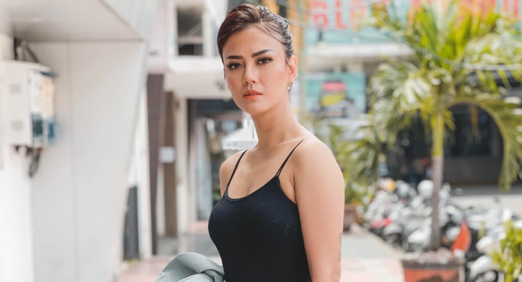 Biodata dan Profil Nita Gunawan, Make Up Artist yang Pernah Digosipkan Dekat dengan Raffi Ahmad 1 nita gunawan