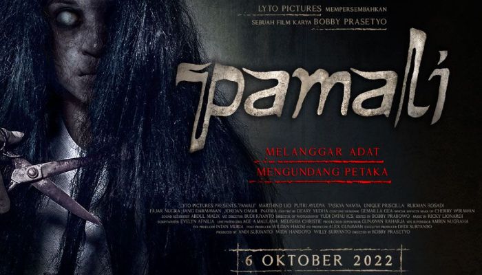 Berikut ini adalah sinopsis film Pamali yang berkisah mengenai petaka yang dialami sebuah keluarga kecil yang melanggar adat.