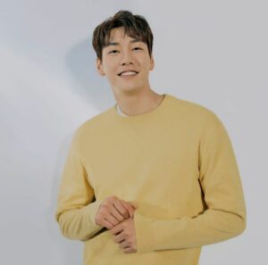 Profil Dan Biodata Kim Young Kwang, Dari Loper Koran Jadi Aktor Sukses