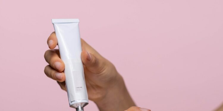 5 Sunscreen Untuk Pria Dengan Kulit Berminyak Dan Berjerawat!