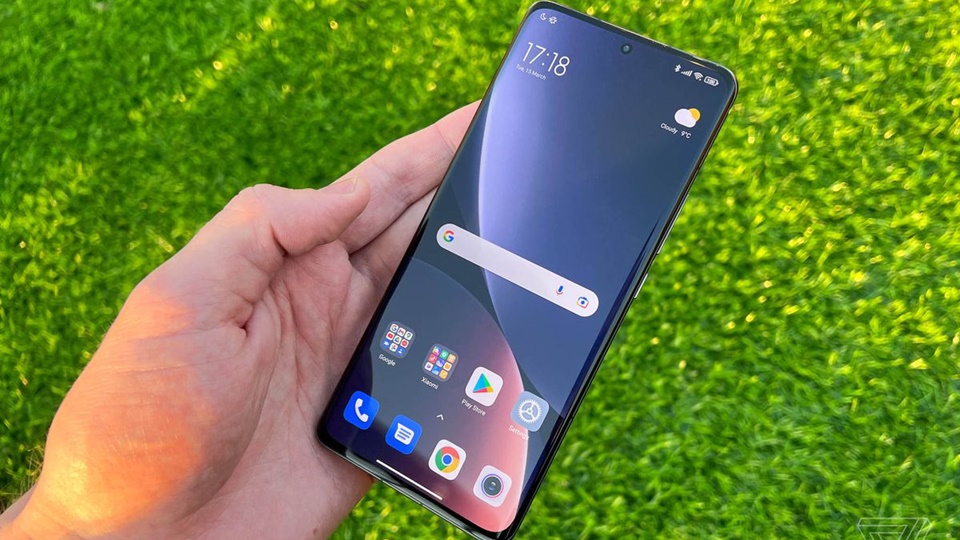 Perbandingan Xiaomi 12T Dan Realme GT Neo 3, Lebih Unggul Mana?