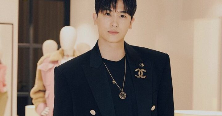 Profil dan Biodata Park Hyung Sik, Dari Idol Hingga Jadi Aktor Top