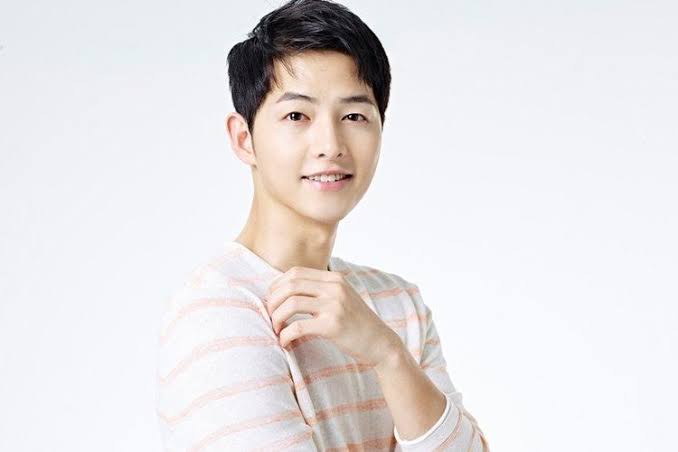 Song Joong Ki Umumkan Kehamilan Katy Louise Saunders dan Pernikahannya