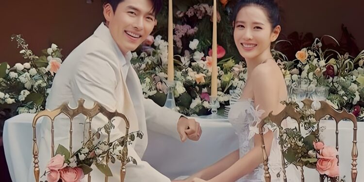 Son Ye Ji dan Hyun Bin Rayakan 1 Tahun Pernikahan