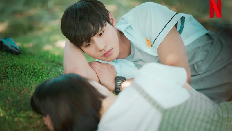 4 Drama Korea Ahn Hyo Seop Pemeran Drakor A Time Called You yang Wajib Nonton!