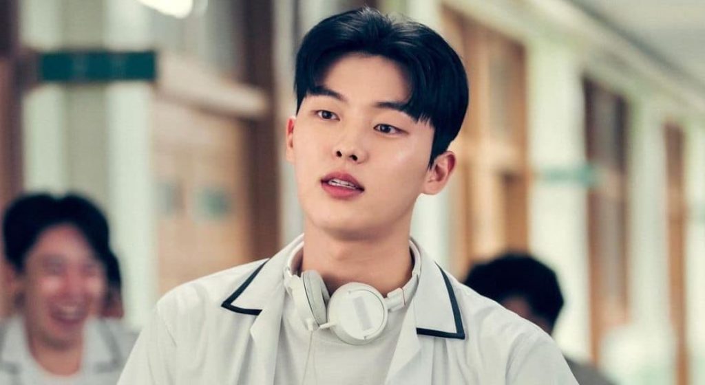 Profil dan Fakta Choi Hyun Wook Artis Korea Pemain Drama Twinkling Watermelon 1 Profil dan Fakta Choi Hyun Wook Artis Korea Pemain Drama Twinkling Watermelon