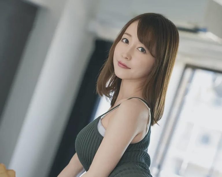 Artis JAV Yuu Shinoda Diem-Diem Cabut Dari Industri AV, Ini Alasannya