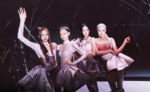 Pada tanggal 29 Desember, YG Entertainment mengumumkan kesepakatan terbaru dengan BLACKPINK, yang baru-baru ini memperbarui kontrak mereka untuk kegiatan grup.