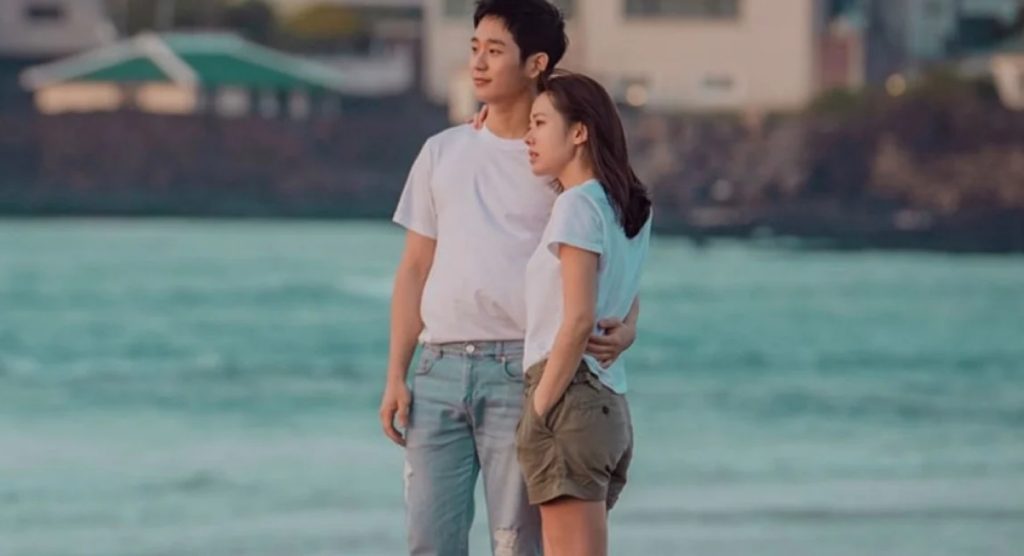 4 Aktris yang Sempat Dipacari Jung Hae In Love Next Door