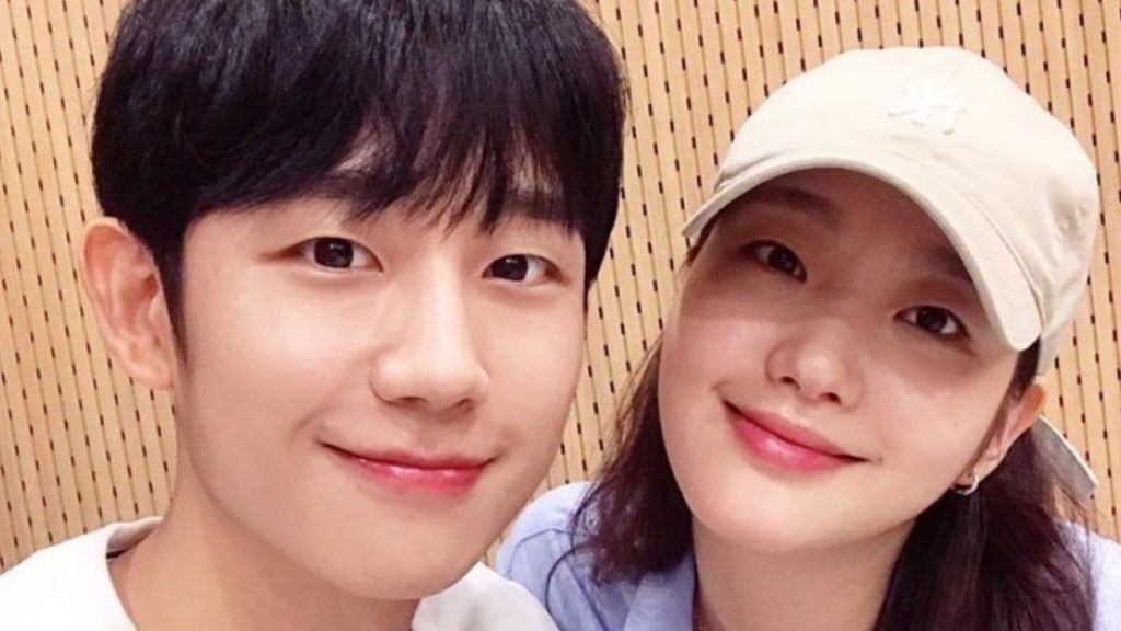 4 Aktris yang Sempat Dipacari Jung Hae In Love Next Door