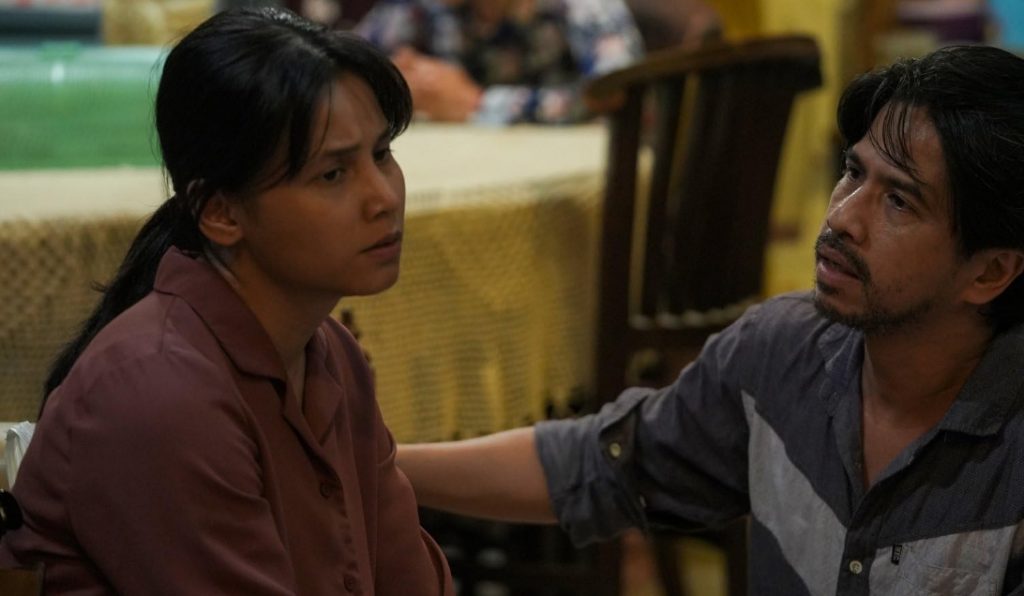 Review Film Home Sweet Loan, Problematik Hidup Mereka Para Sandwitch Generation 1 Home Sweet Loan