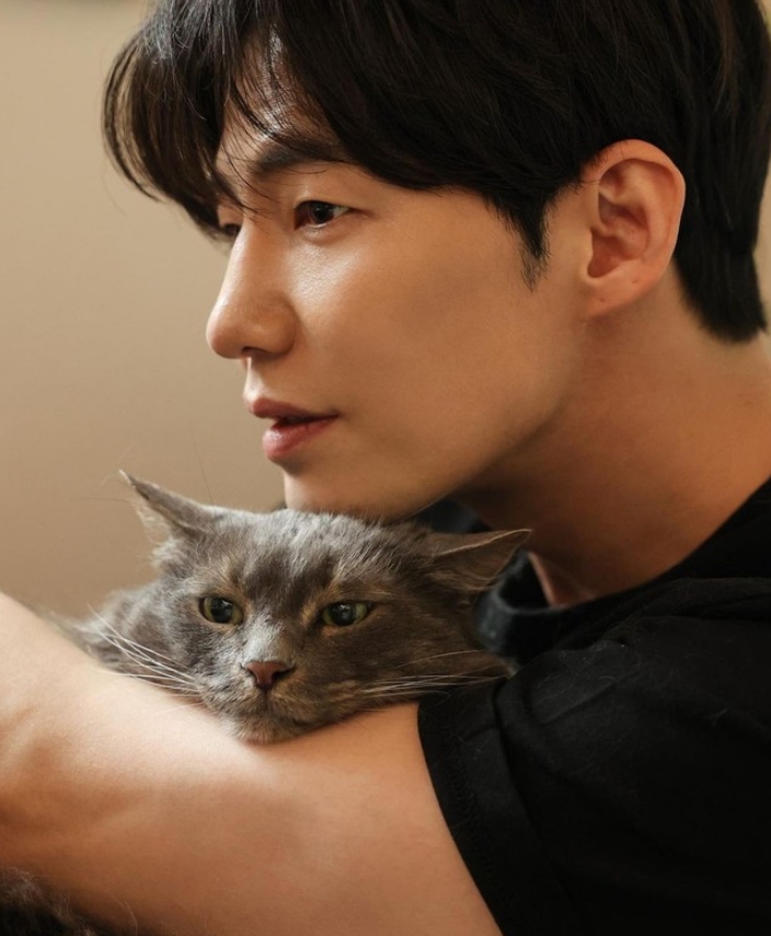 Song Jae Rim Profil & Biodata Lengkap Aktor Queen Woo yang Tiba-Tiba Meninggal