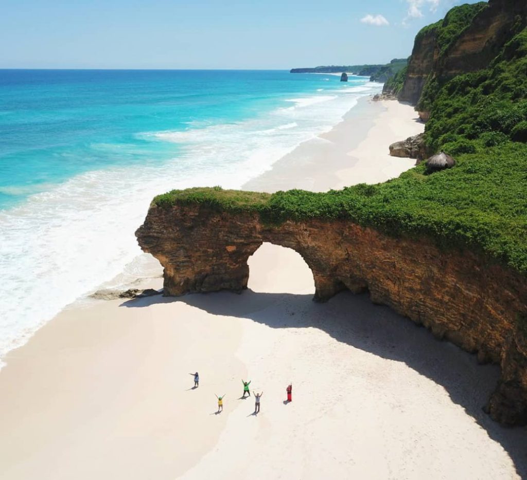 Deretan Wisata Pantai di Indonesia dengan Pesona Menakjubkan