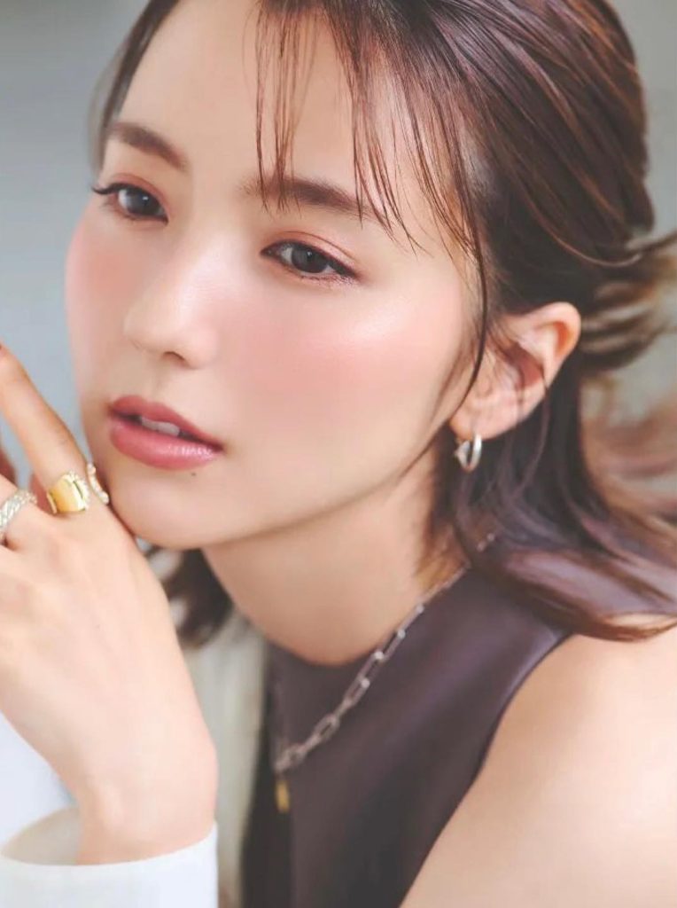 75+ Artis Jepang Tercantik, Populer, dan Punya Bakat Mengagumkan