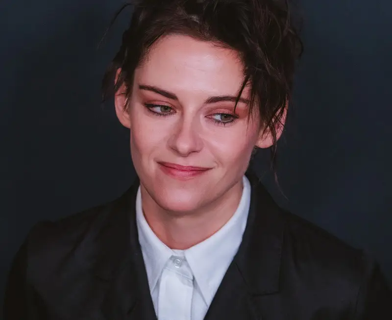 Kristen Stewart Pertimbangkan Hengkang dari AS di Tengah Situasi Politik 1 Kristen Stewart Pertimbangkan Hengkang dari AS di Tengah Situasi Politik