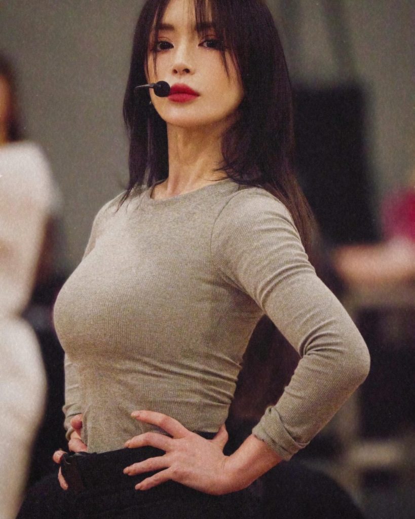 Fakta dan Biodata Ayumi Hamasaki, Diva Jepang yang Tetap Awet Muda di Usia Kepala Lima 3 Fakta dan Biodata Ayumi Hamasaki, Diva Jepang yang Tetap Awet Muda di Usia Kepala Lima