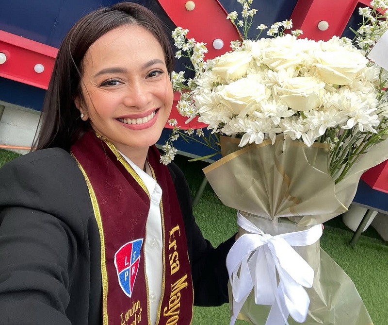 Ersa Mayori Raih Gelar S2 di Umur 46 Tahun, Ungkap Sempat Ragu Kembali Kuliah 1 Ersa Mayori Raih Gelar S2 di Umur 46 Tahun, Ungkap Sempat Ragu Kembali Kuliah