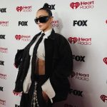 Gaya Agnez Mo di Red Carpet iHeartRadio Music Awards 2026 Curi Perhatian