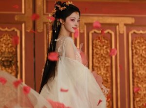 Pesona Wang Churan yang Disebut Kalahkan Visual Aktris Top Asia