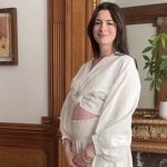 Anne Hathaway Hamil Anak Ketiga, Umumkan Kabar Bahagia di Usia 43 Tahun 